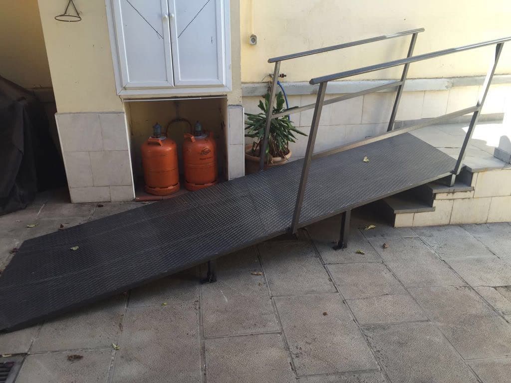 Rampas fabricadas en chapa estriada