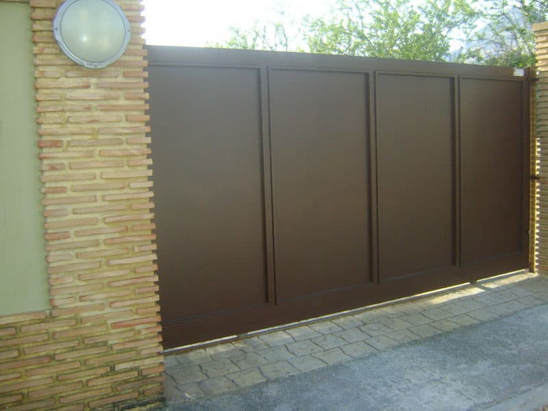 Puertas, portones, cancelas y automatismos
