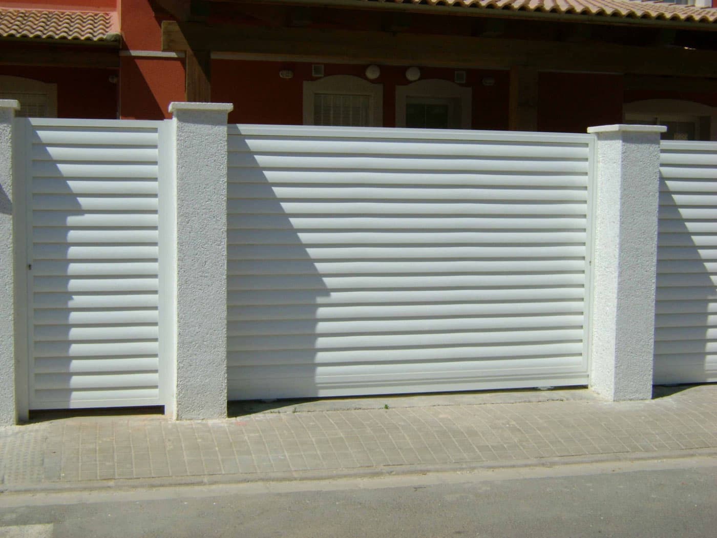 Puertas de aluminio soldado
