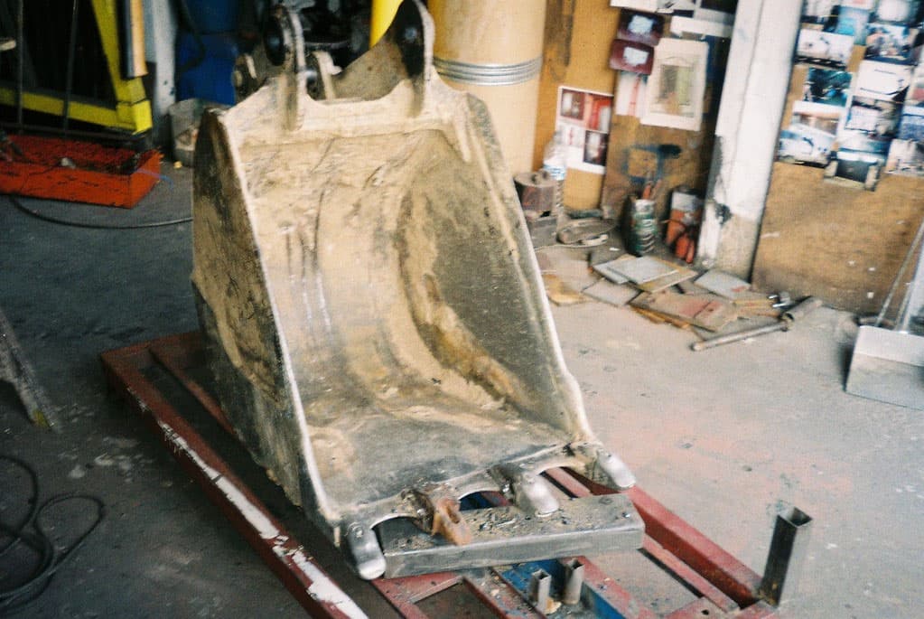 Soldadura en el cazo de una excavadora
